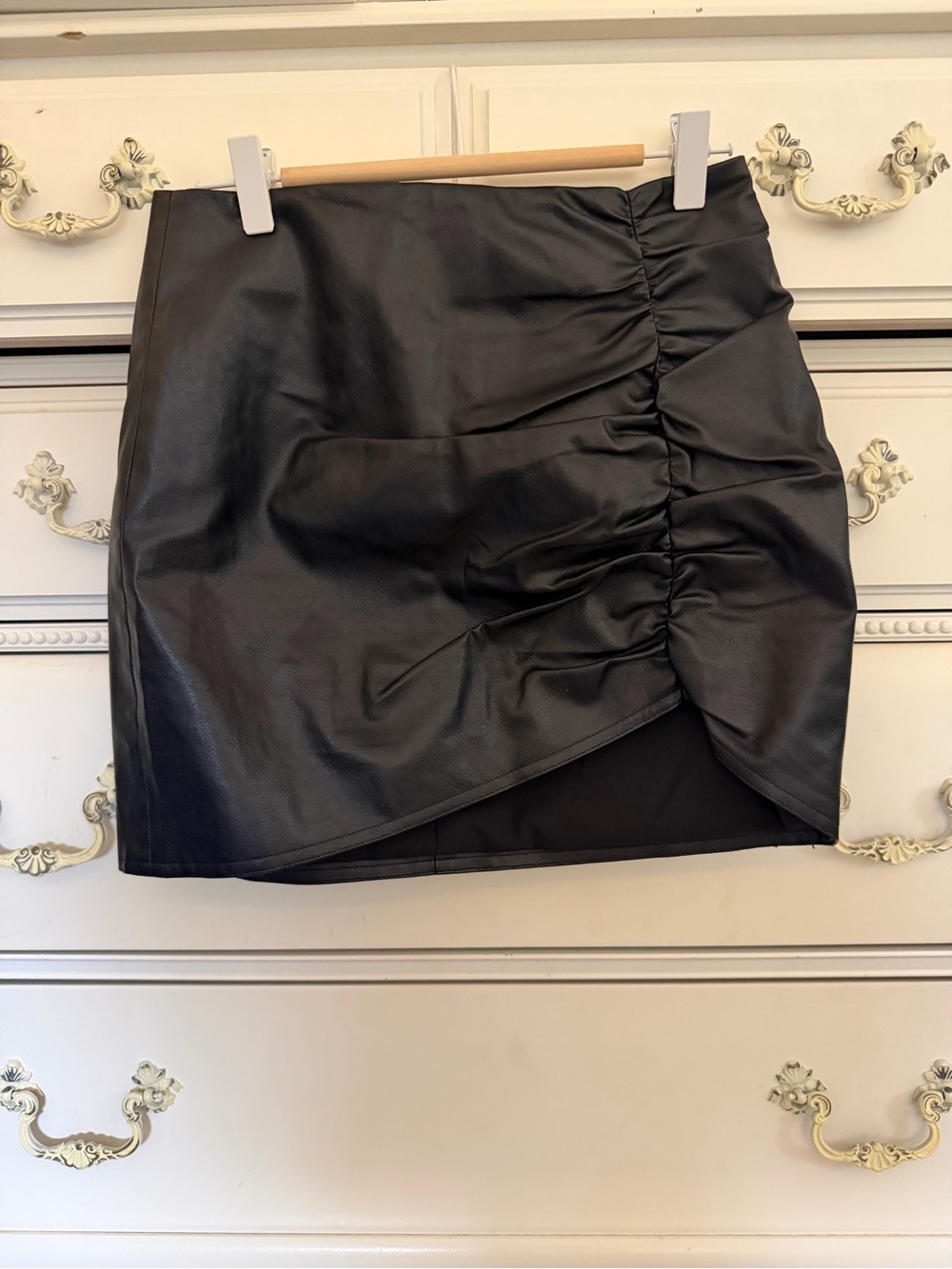 Women's Black Faux Leather Ruched Mini Skirt